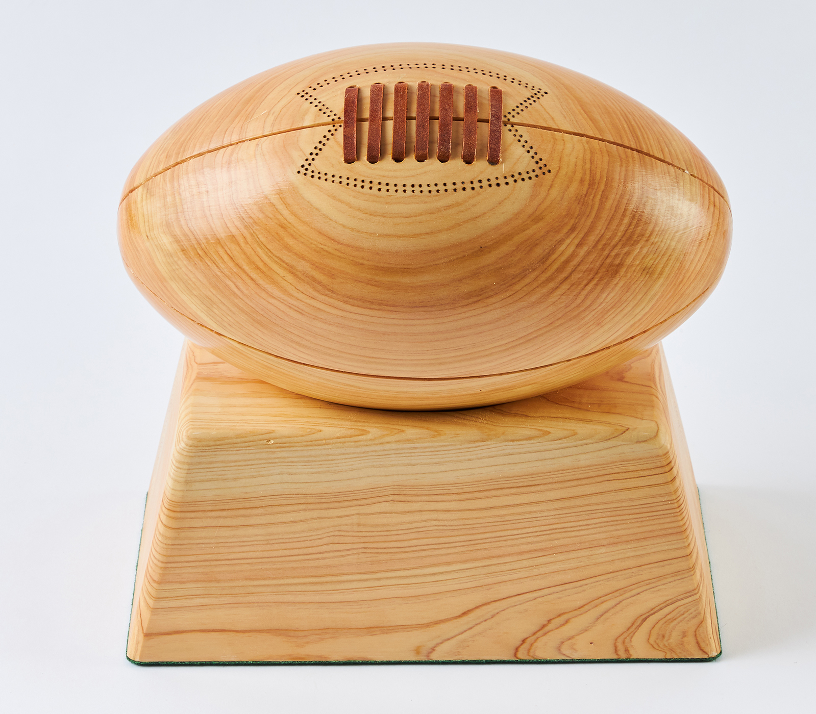 木製ラグビーボールの店ノーサイド ラグッズ東大阪